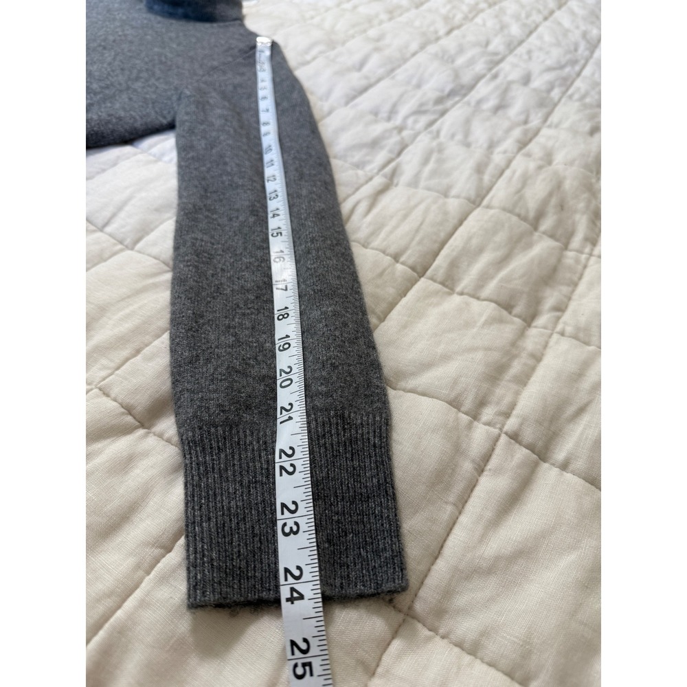 Neiman Marcus 100% Cashmere Sweater L Gray Turtleneck Quiet Luxury Classic - Picture 13 of 14